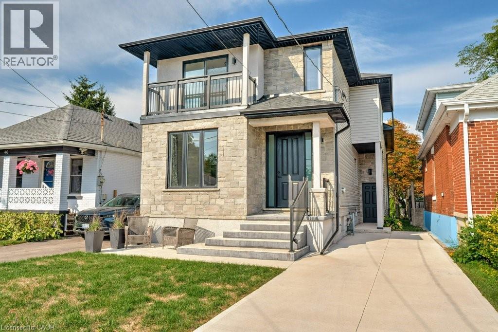 38 East 16th Street, Hamilton, Ontario  L9A 4H9 - Photo 2 - 40833751