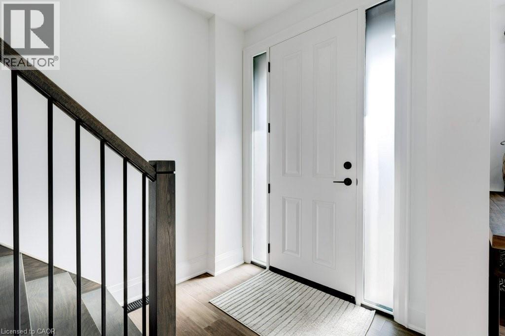 38 East 16th Street, Hamilton, Ontario  L9A 4H9 - Photo 3 - 40833751