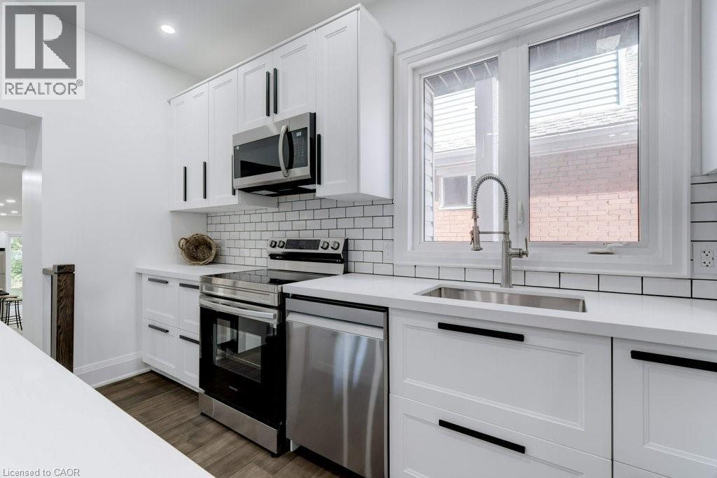 38 East 16th Street, Hamilton, Ontario  L9A 4H9 - Photo 9 - 40833751