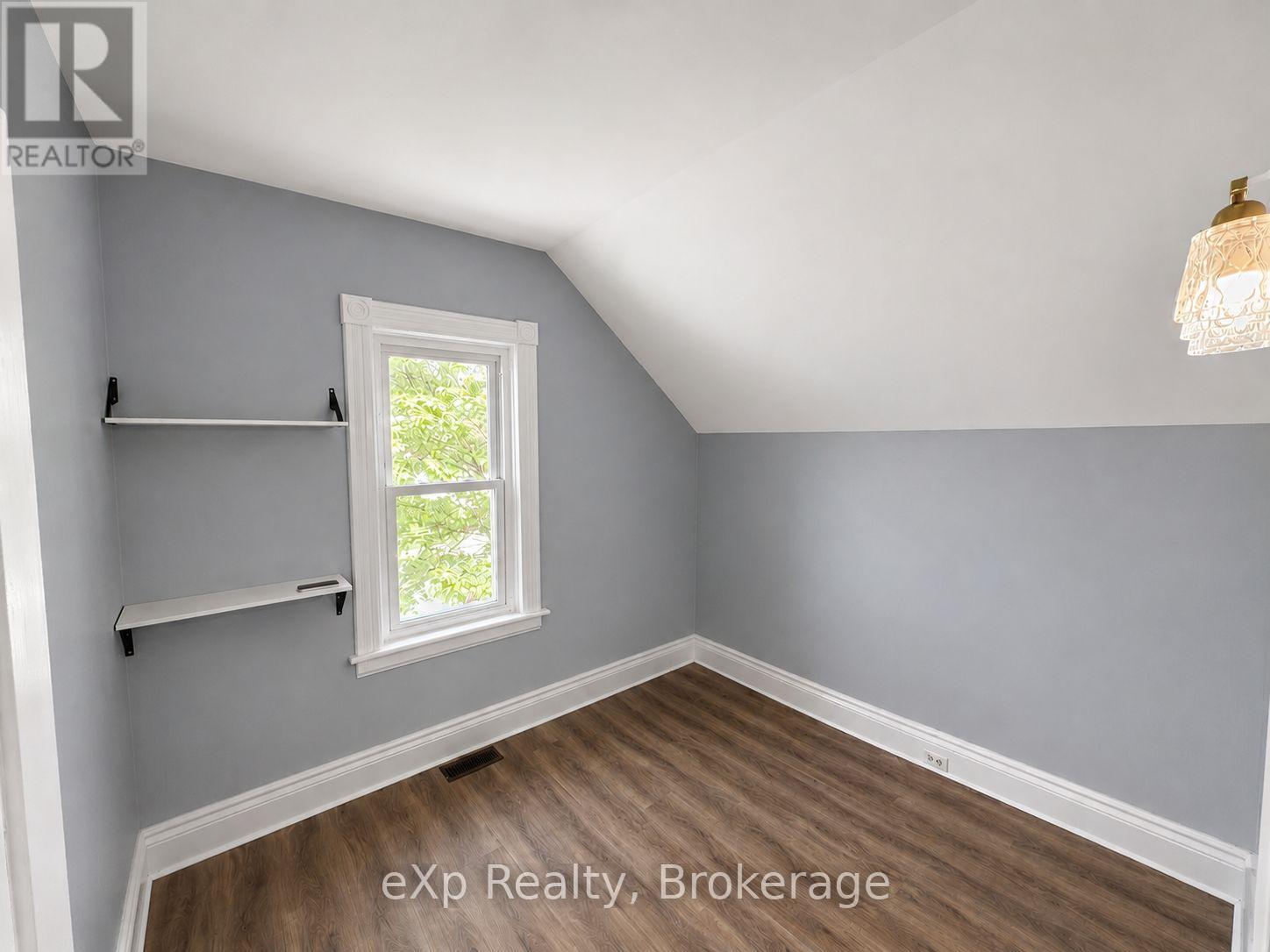 595 9th Street, Hanover, Ontario  N4N 1M7 - Photo 11 - X13208044