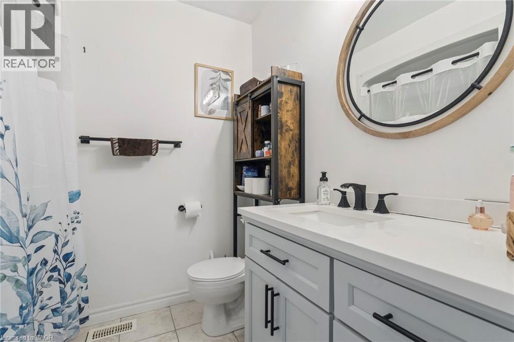 27 Pettit Street, Stoney Creek, Ontario  L8E 5V7 - Photo 33 - 40834058