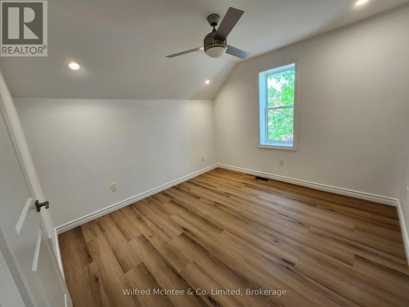 471 9th Street, Hanover, Ontario  N4N 1M1 - Photo 13 - X13209846