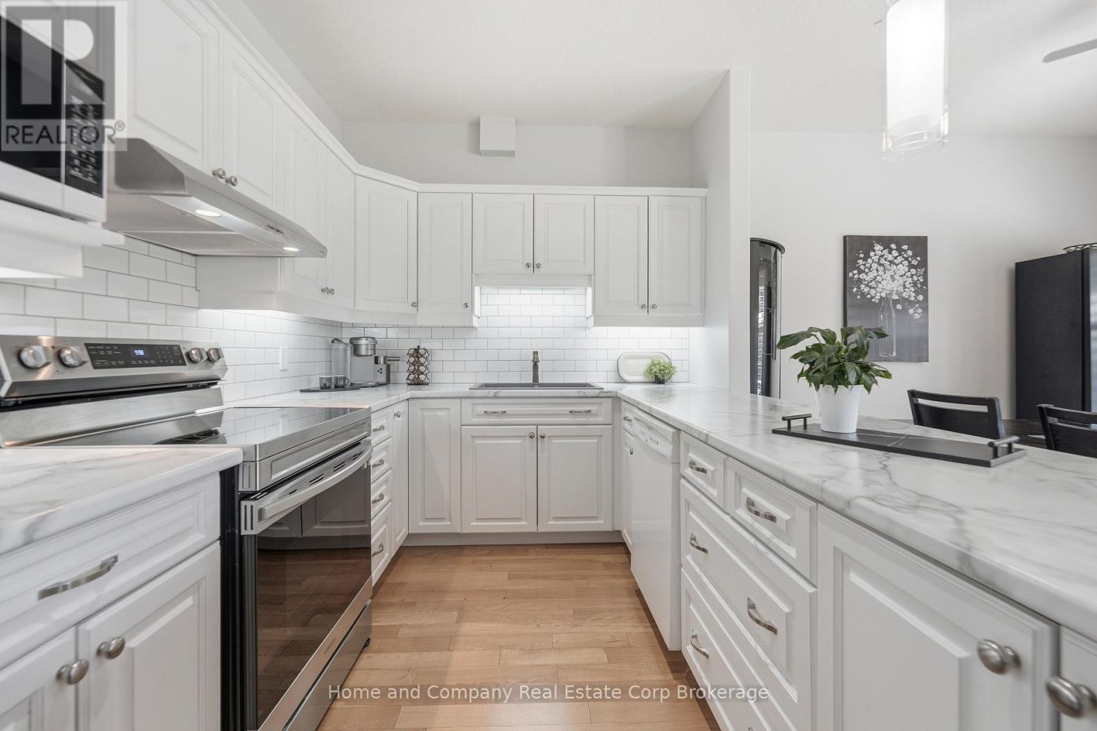 11 Bayfield Mews Lane, Bluewater, Ontario  N0M 1G0 - Photo 11 - X13209858