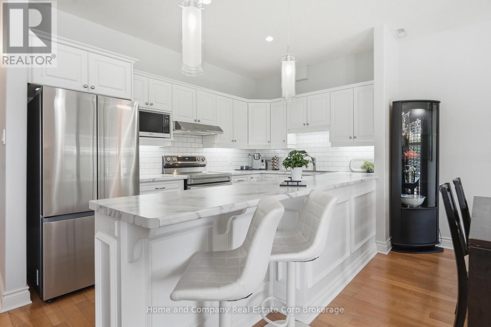 11 Bayfield Mews Lane, Bluewater, Ontario  N0M 1G0 - Photo 9 - X13209858