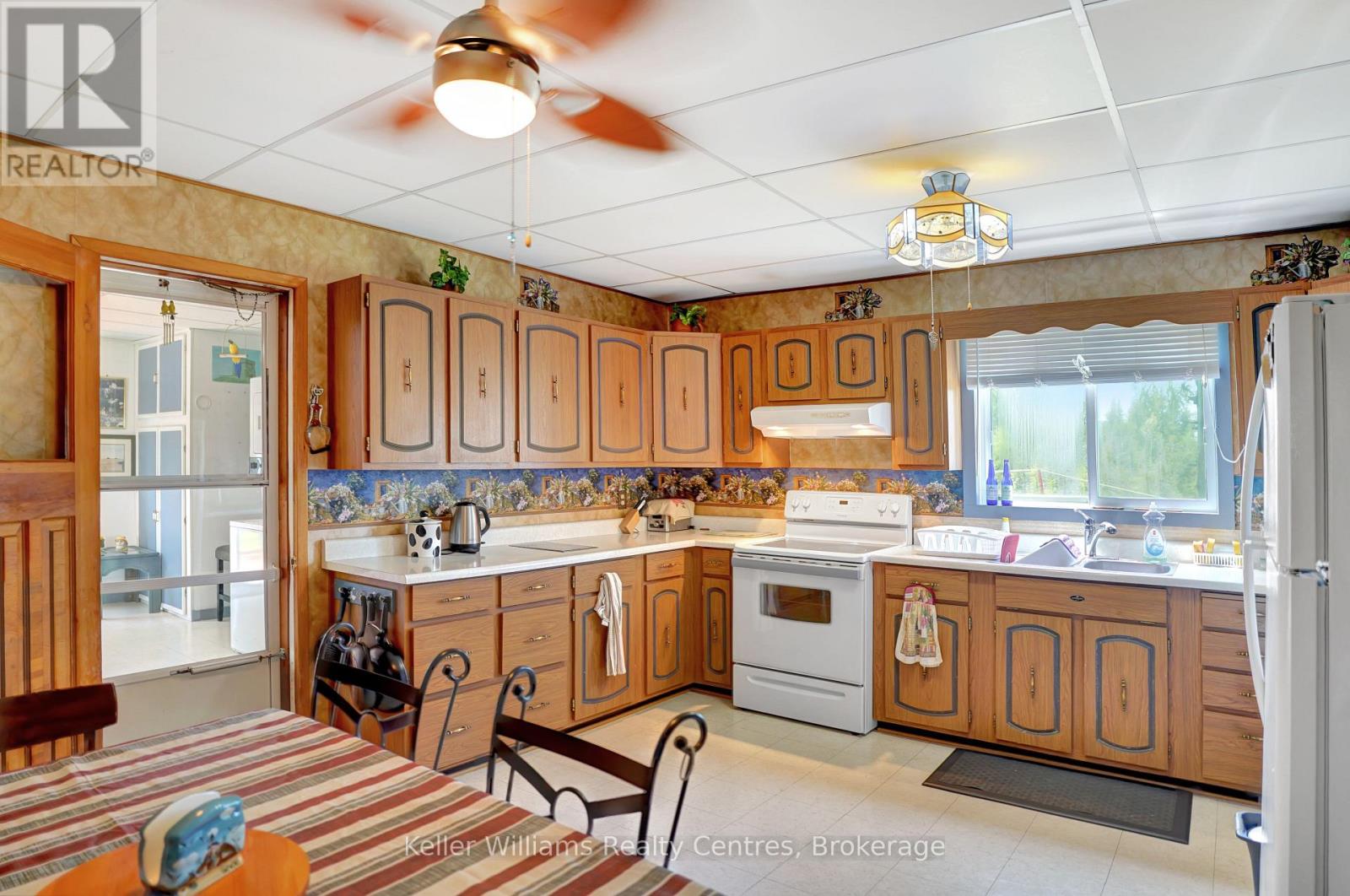 621 Huron Road, South Bruce Peninsula, Ontario  N0H 2T0 - Photo 15 - X13210826