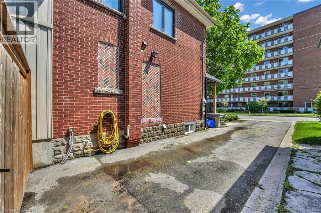25 Park Street E, Hamilton, Ontario  L9H 1C9 - Photo 3 - 40834018