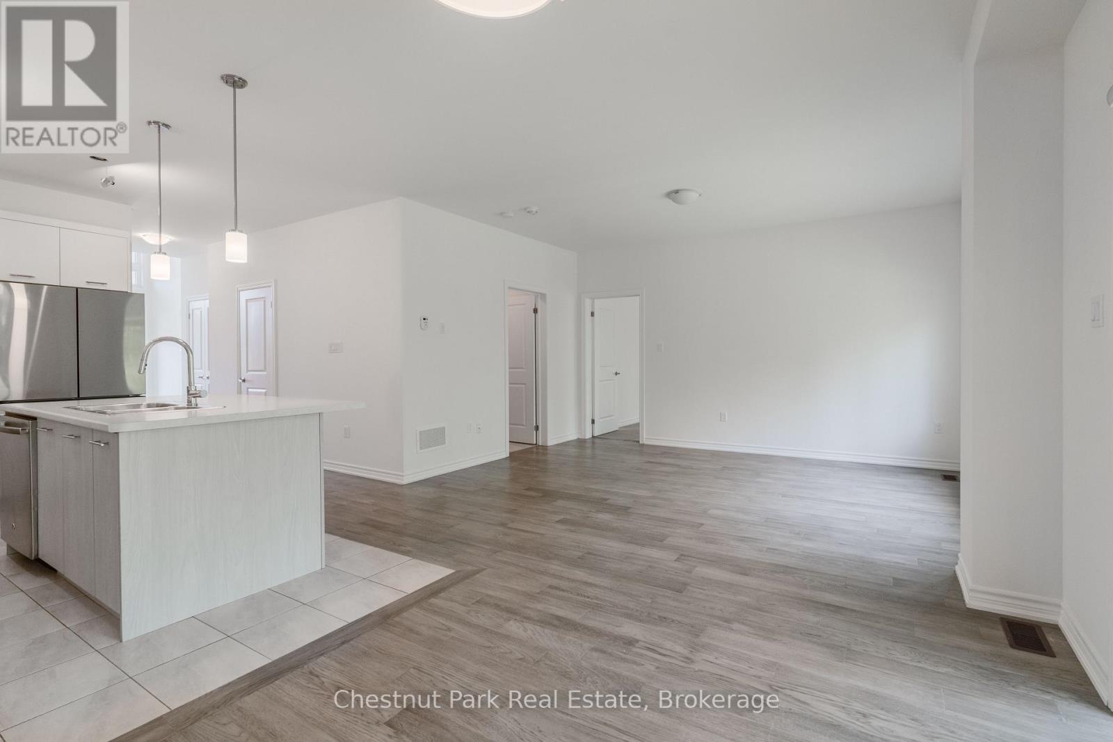 112 Sebastian Street, Blue Mountains, Ontario  N0H 1J0 - Photo 11 - X13211100