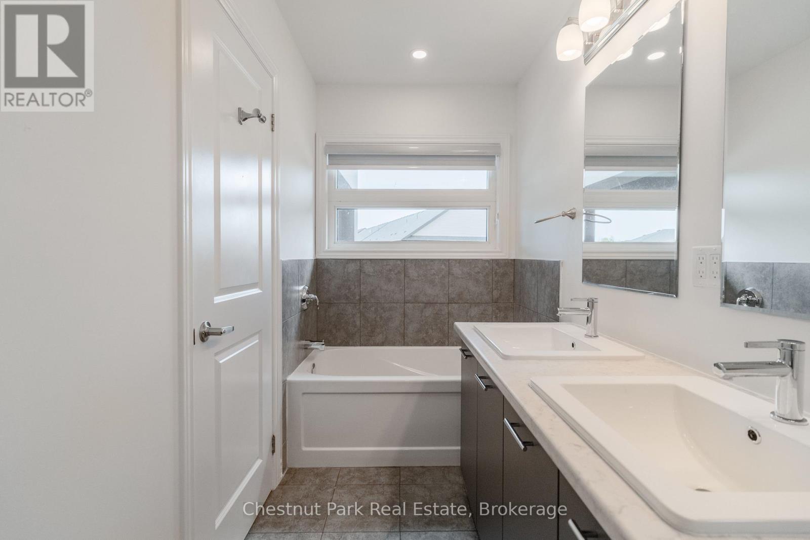 112 Sebastian Street, Blue Mountains, Ontario  N0H 1J0 - Photo 34 - X13211100
