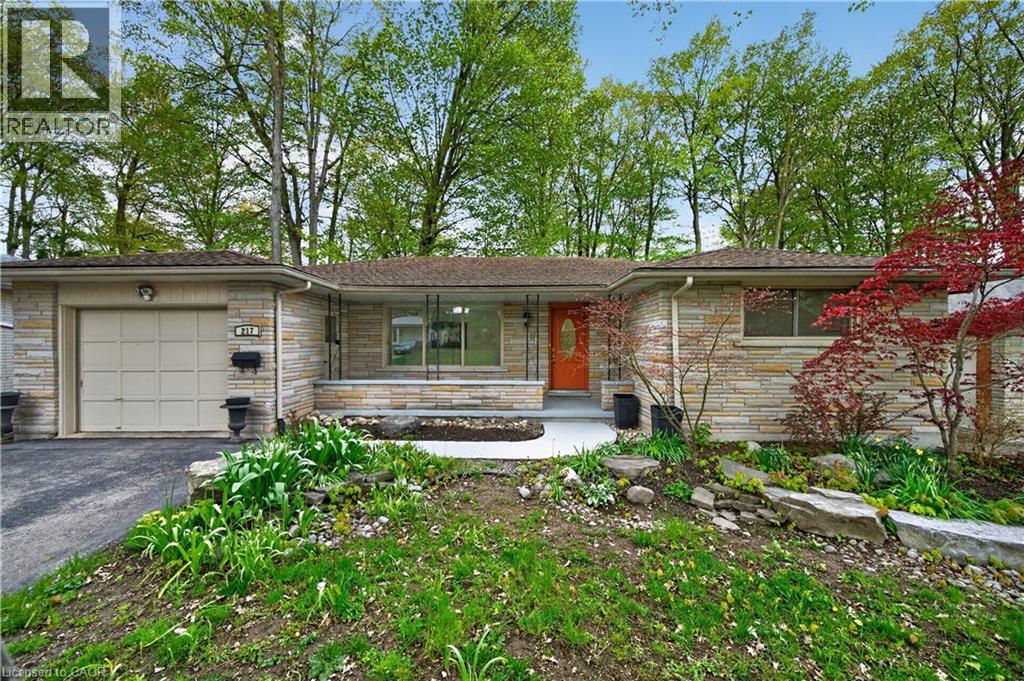 217 Pinegrove Crescent, Waterloo, Ontario  N2L 4V2 - Photo 3 - 40834624