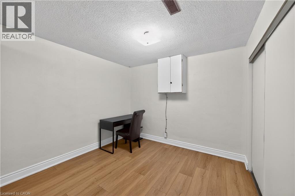 217 Pinegrove Crescent, Waterloo, Ontario  N2L 4V2 - Photo 31 - 40834624