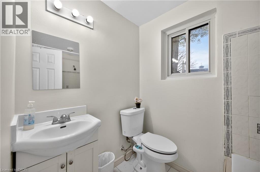 217 Pinegrove Crescent, Waterloo, Ontario  N2L 4V2 - Photo 32 - 40834624