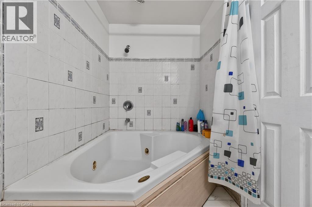 217 Pinegrove Crescent, Waterloo, Ontario  N2L 4V2 - Photo 33 - 40834624