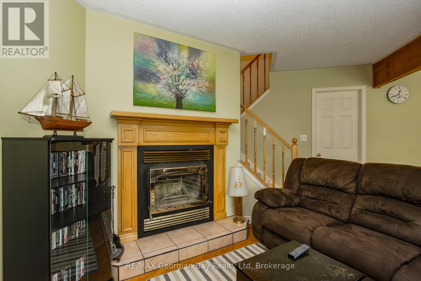 2 Ridout Court, Tiny, Ontario  L0L 2J0 - Photo 4 - S13212514