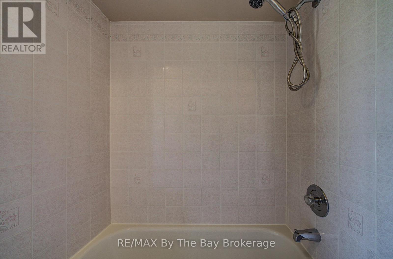 12 Silver Birch Avenue, Wasaga Beach, Ontario  L9Z 1B7 - Photo 24 - S13212758