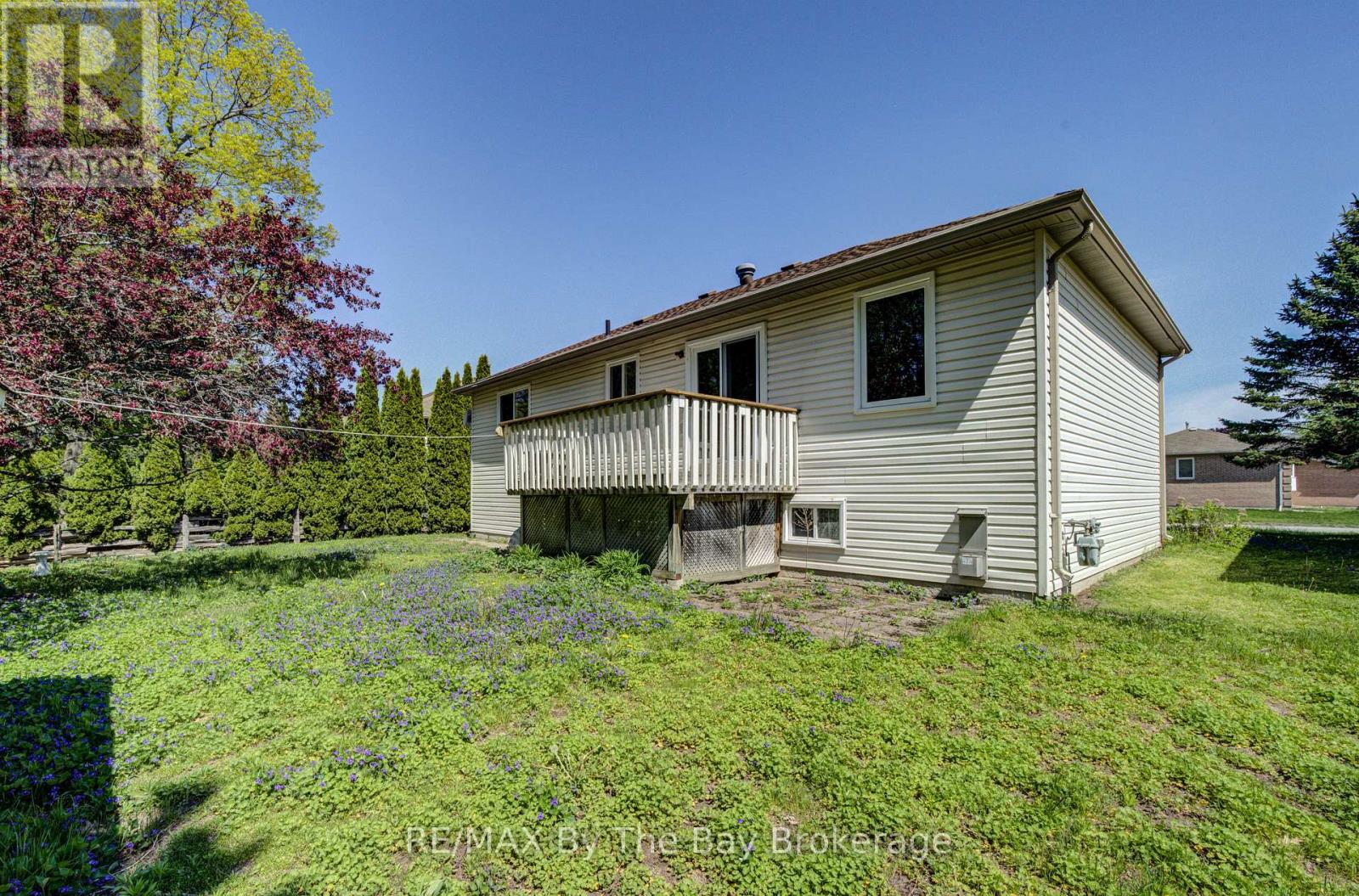 12 Silver Birch Avenue, Wasaga Beach, Ontario  L9Z 1B7 - Photo 40 - S13212758