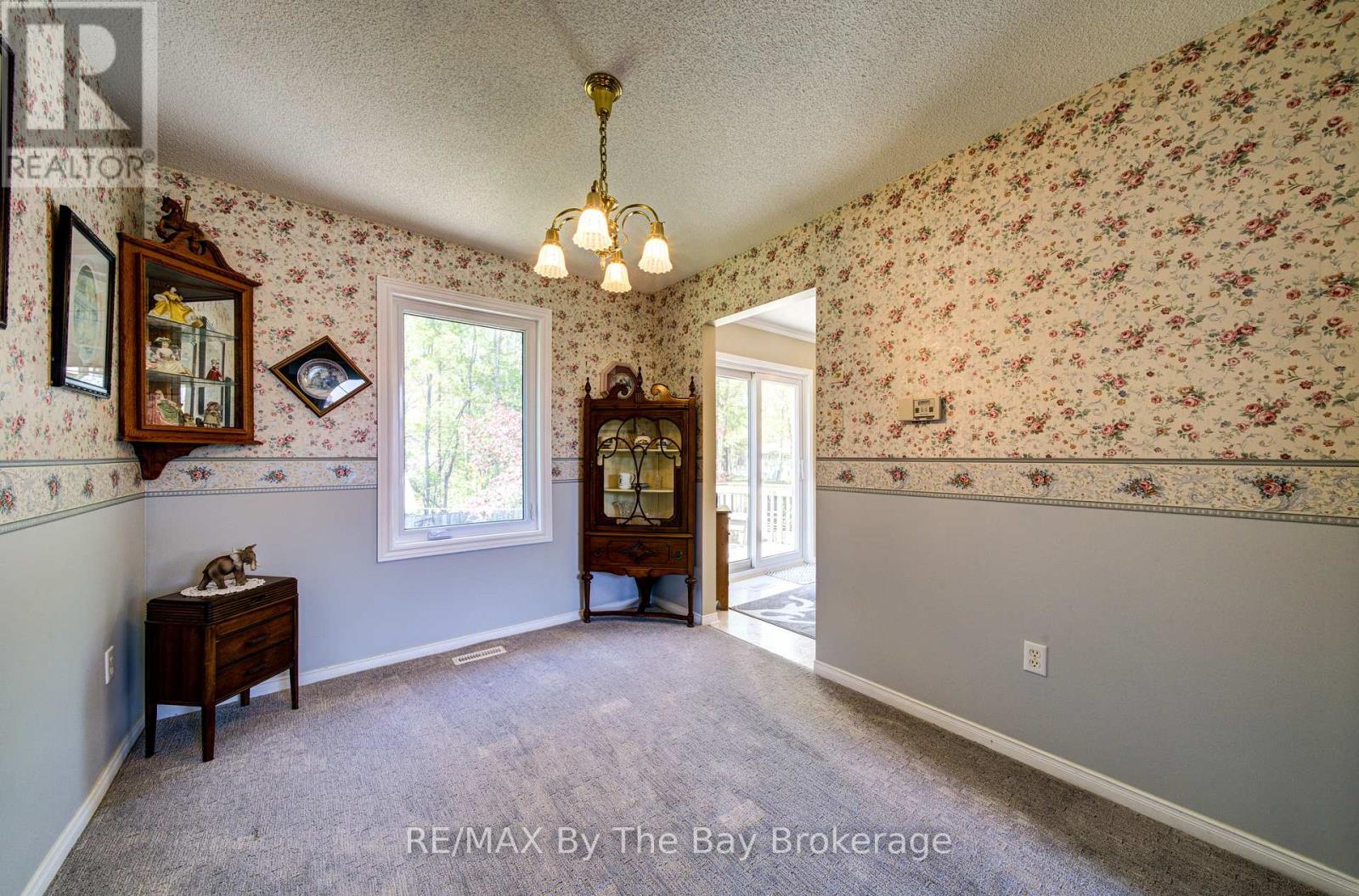 12 Silver Birch Avenue, Wasaga Beach, Ontario  L9Z 1B7 - Photo 7 - S13212758