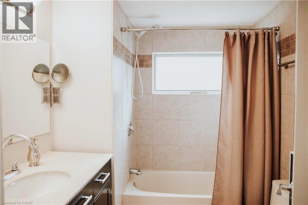 1 Vera Court, Hamilton, Ontario  L8K 4G7 - Photo 22 - 40834787