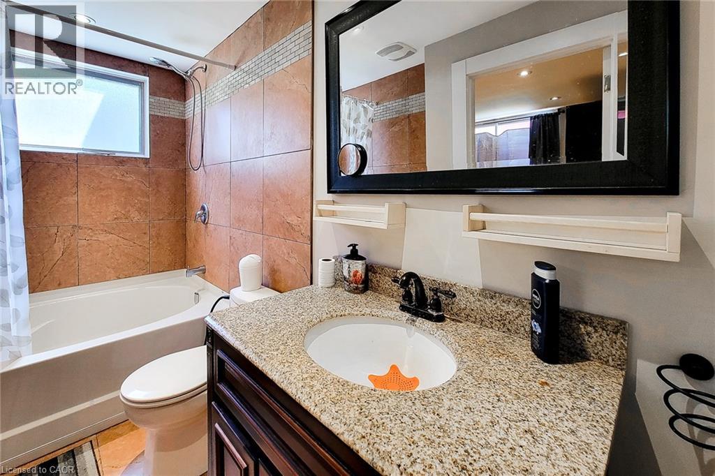 1 Vera Court, Hamilton, Ontario  L8K 4G7 - Photo 41 - 40834787