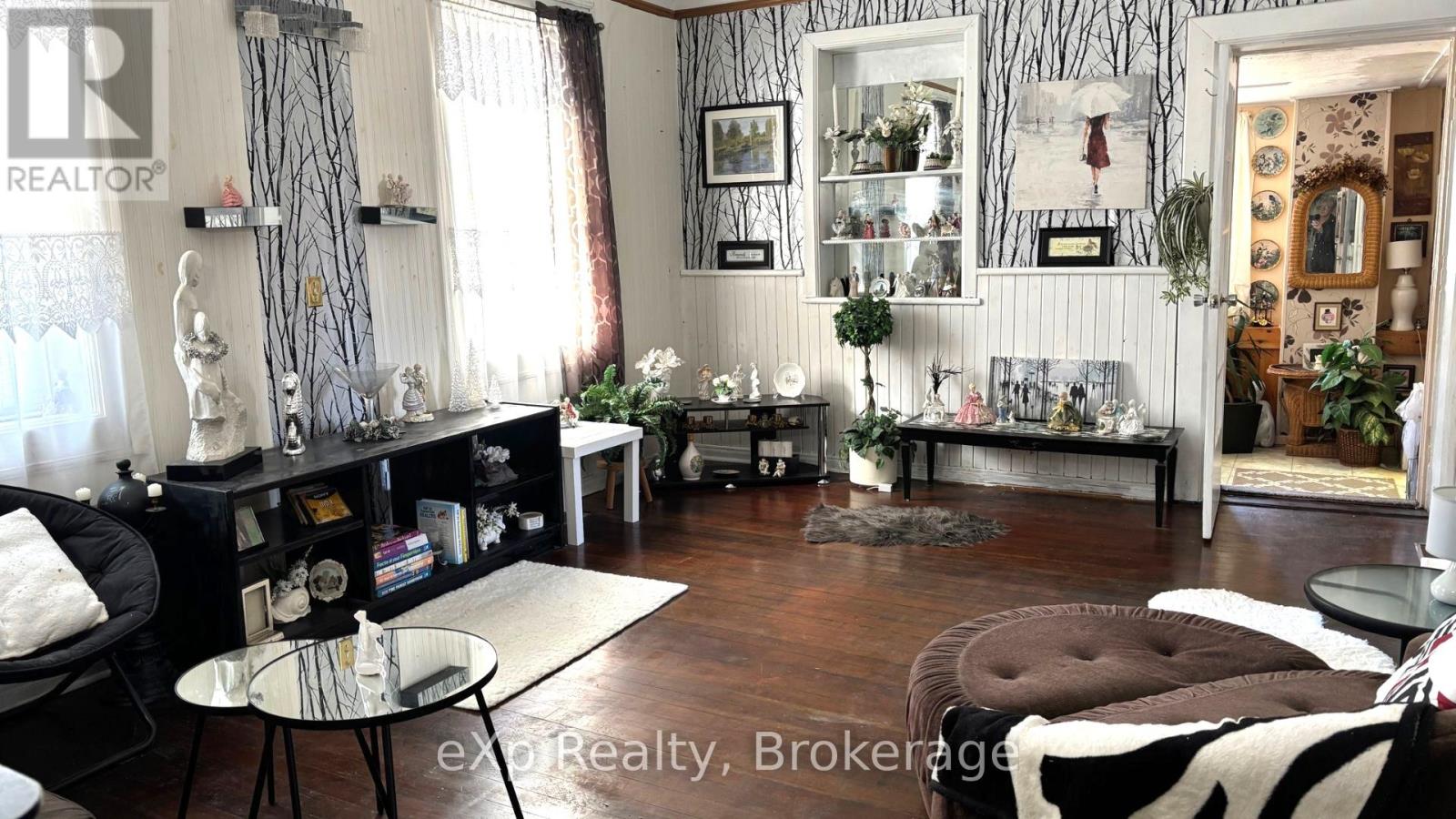 385 11th Avenue, Hanover, Ontario  N4N 2R7 - Photo 12 - X13213932