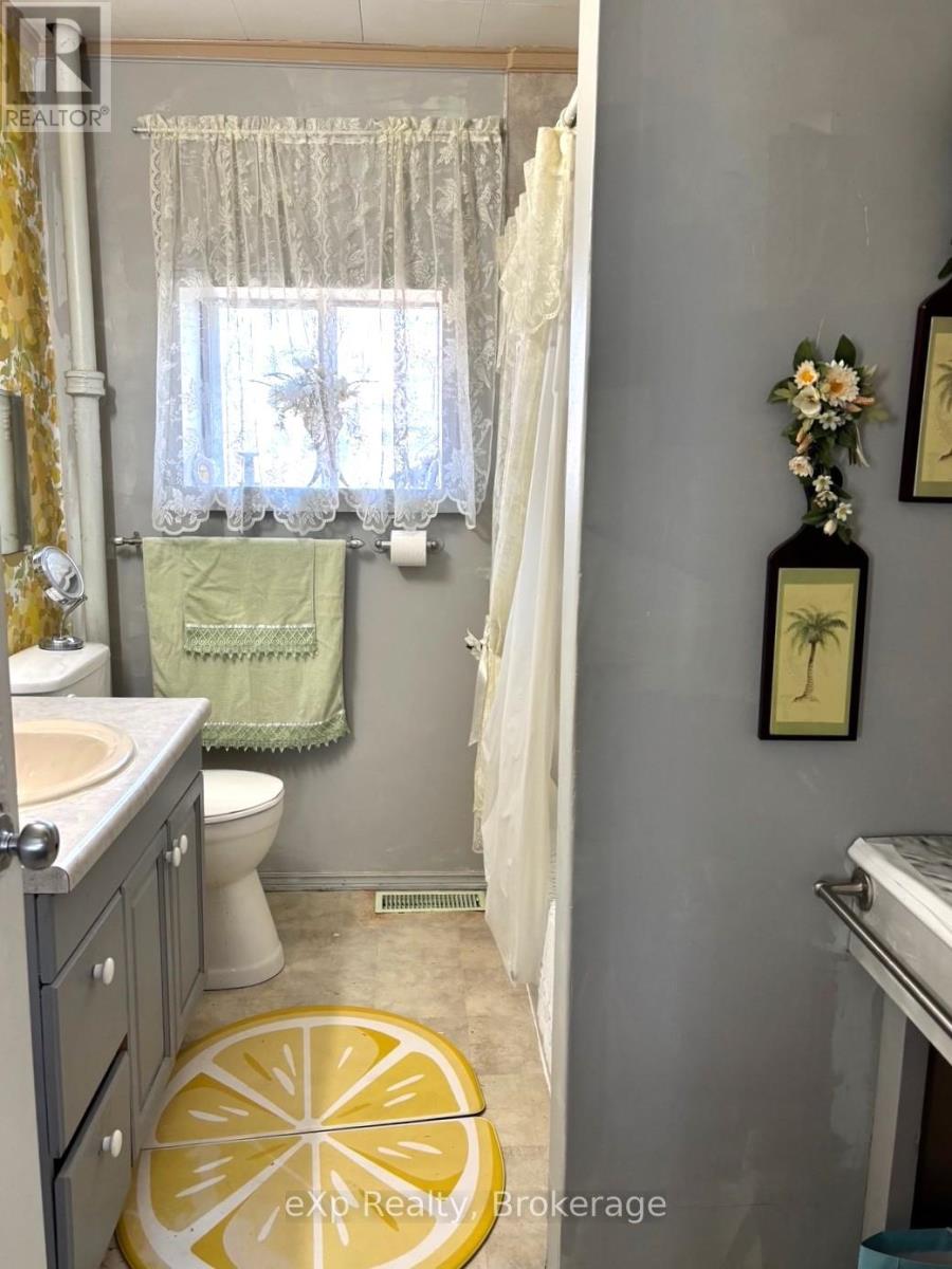 385 11th Avenue, Hanover, Ontario  N4N 2R7 - Photo 13 - X13213932