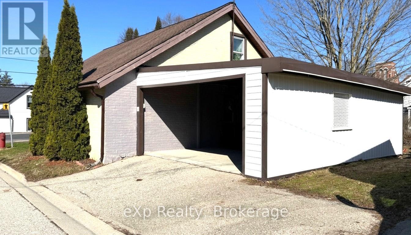 385 11th Avenue, Hanover, Ontario  N4N 2R7 - Photo 7 - X13213932