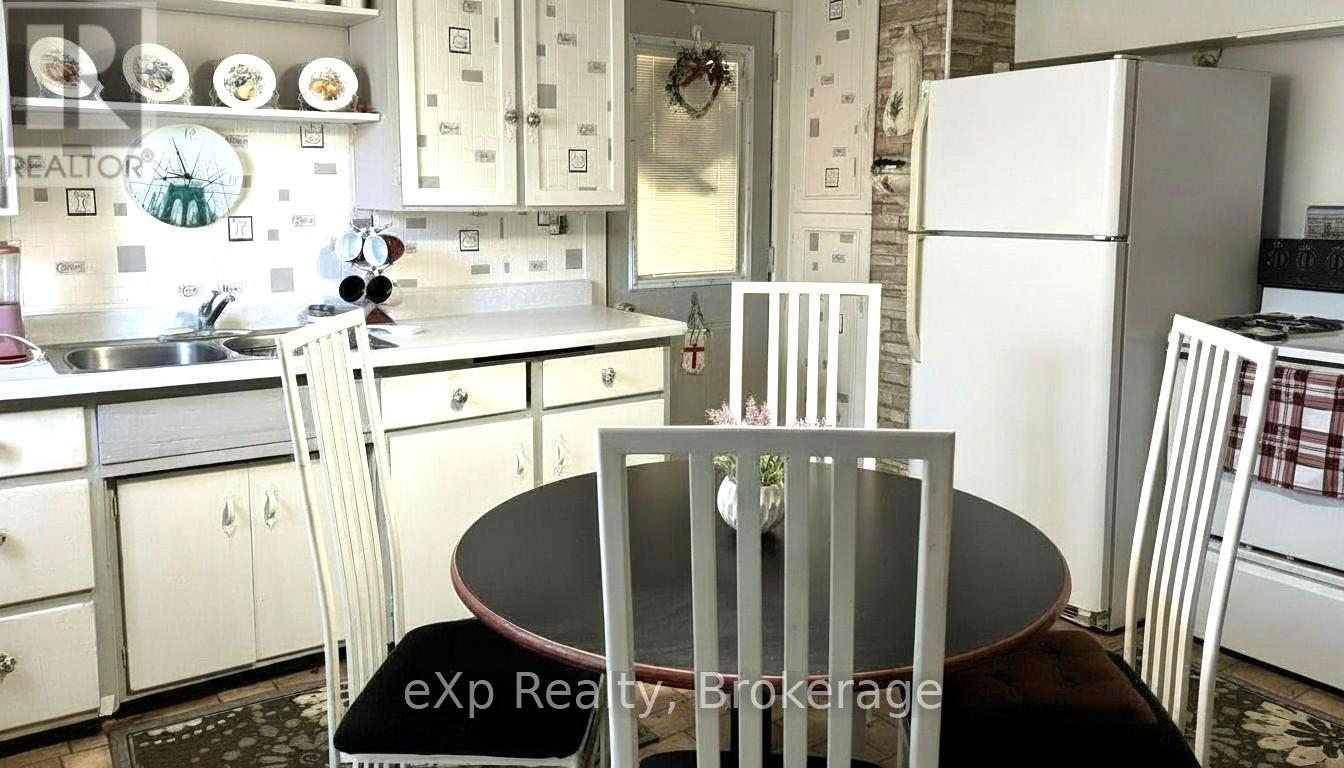 385 11th Avenue, Hanover, Ontario  N4N 2R7 - Photo 9 - X13213932
