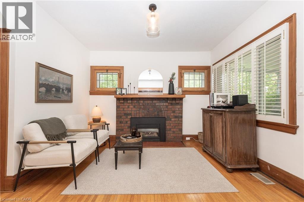 7 Pinehill Road, St. Catharines, Ontario  L2R 3R6 - Photo 4 - 40834778