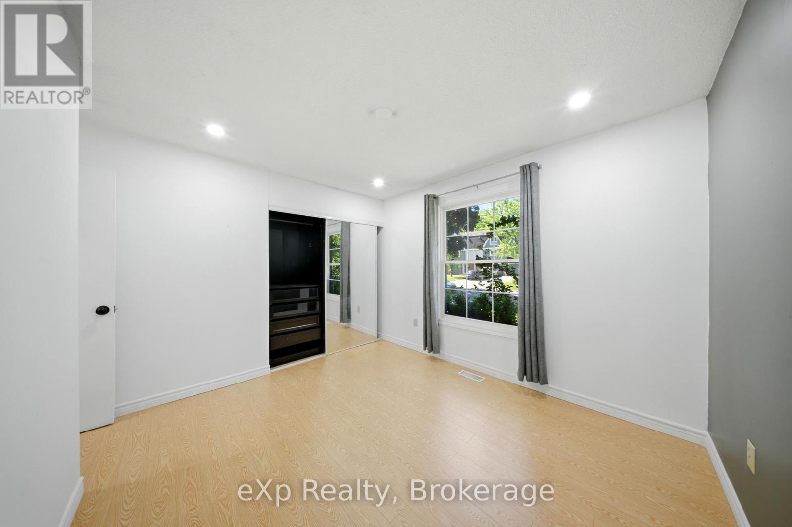 79 Ann Street, Hamilton, Ontario  L9H 5R2 - Photo 19 - X13214194