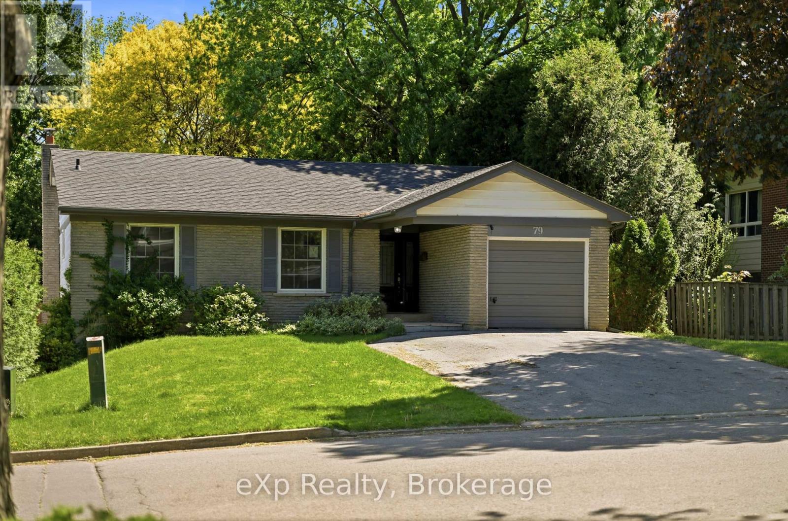 79 Ann Street, Hamilton, Ontario  L9H 5R2 - Photo 2 - X13214194