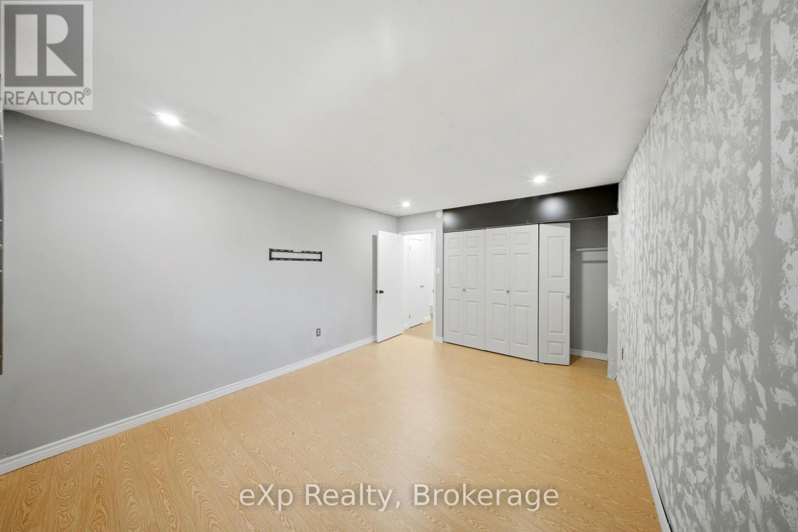 79 Ann Street, Hamilton, Ontario  L9H 5R2 - Photo 22 - X13214194