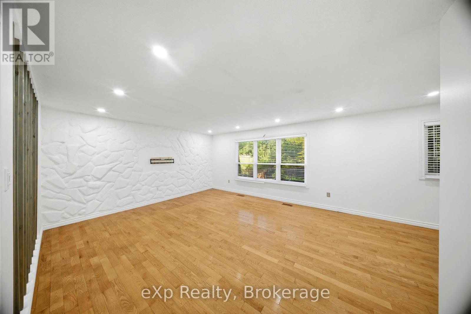 79 Ann Street, Hamilton, Ontario  L9H 5R2 - Photo 8 - X13214194