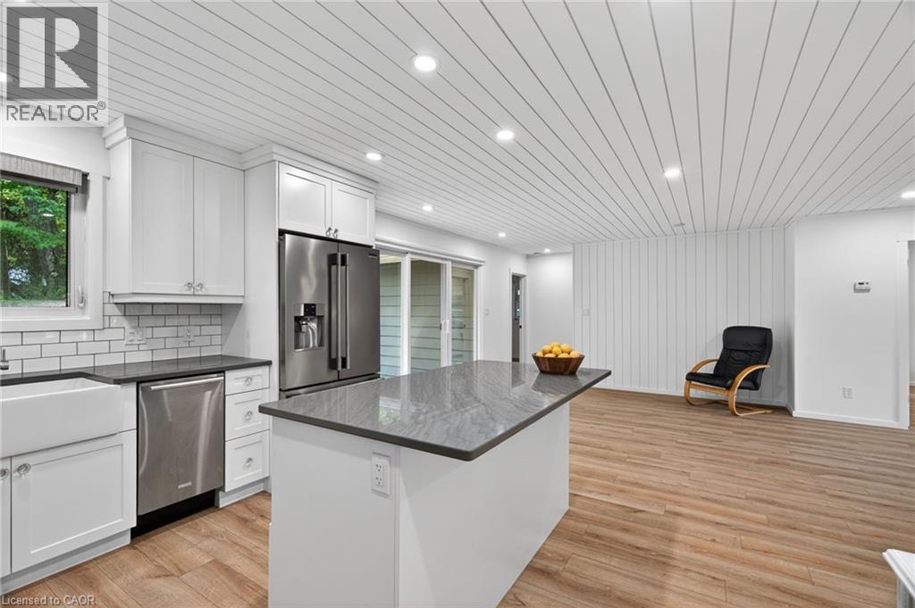 223 Ontario Street, Grand Bend, Ontario  N0M 1T0 - Photo 16 - 40832542