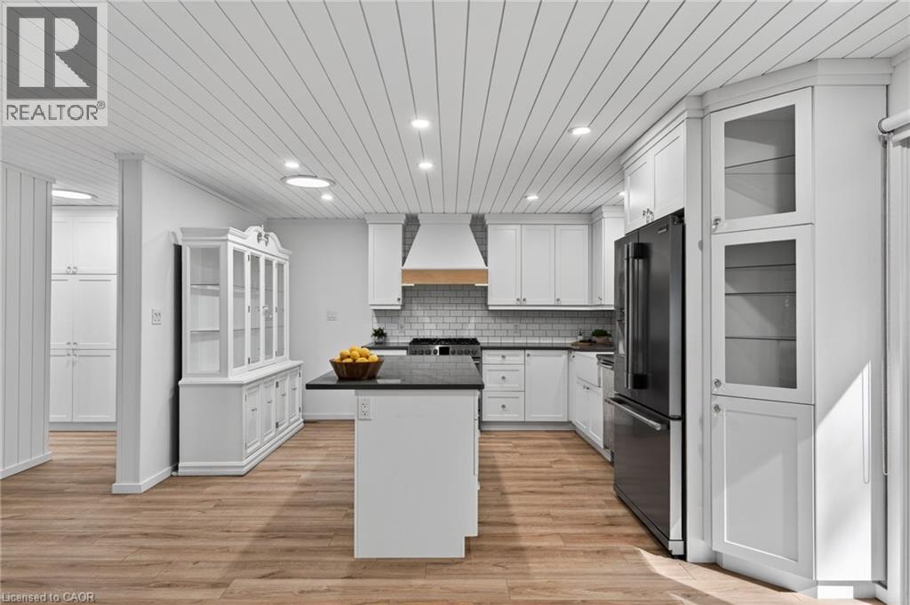 223 Ontario Street, Grand Bend, Ontario  N0M 1T0 - Photo 6 - 40832542