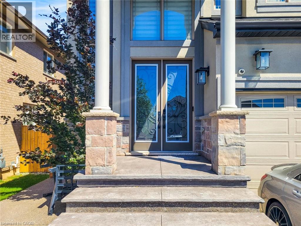 27 Riesling Court, Hamilton, Ontario  L8G 5H2 - Photo 2 - 40834852