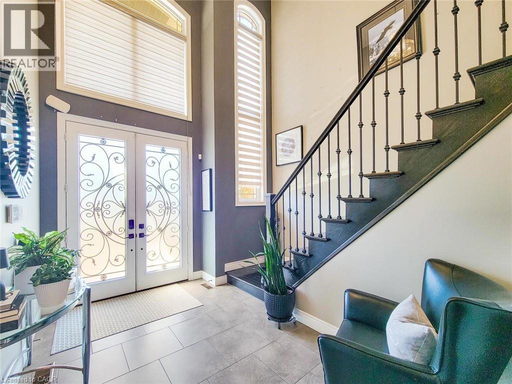 27 Riesling Court, Hamilton, Ontario  L8G 5H2 - Photo 4 - 40834852