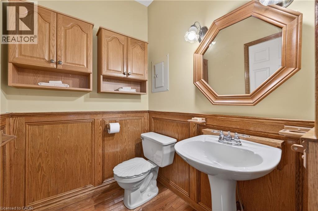 136 Mountain Street, Grimsby, Ontario  L3M 4E7 - Photo 22 - 40834353