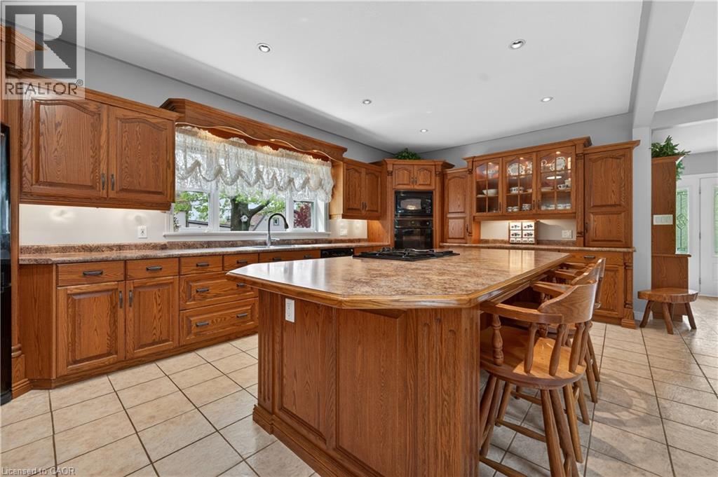 136 Mountain Street, Grimsby, Ontario  L3M 4E7 - Photo 6 - 40834353