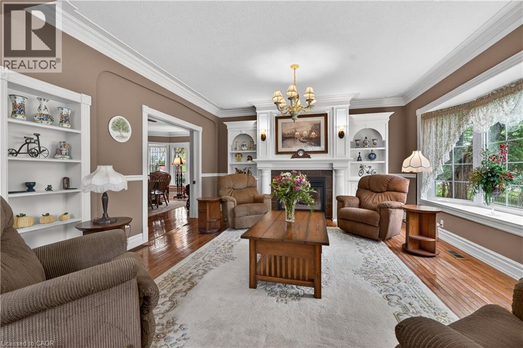 136 Mountain Street, Grimsby, Ontario  L3M 4E7 - Photo 8 - 40834353