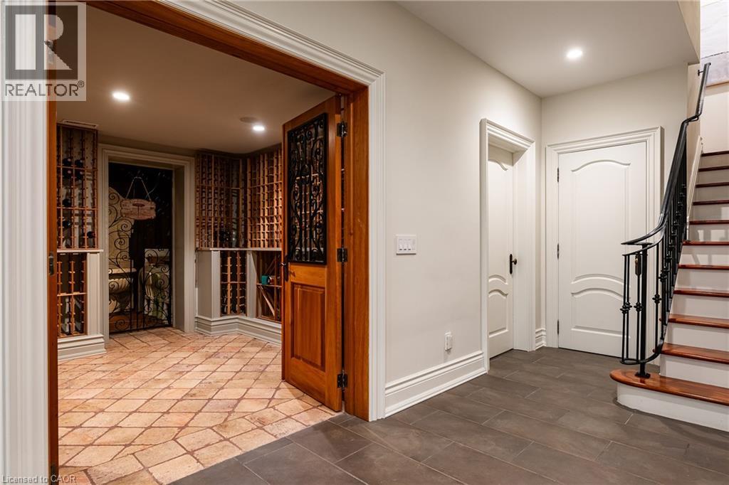 2096 Lakeshore Road E, Oakville, Ontario  L6J 1M3 - Photo 35 - 40834825