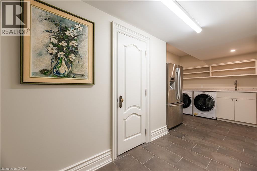 2096 Lakeshore Road E, Oakville, Ontario  L6J 1M3 - Photo 41 - 40834825