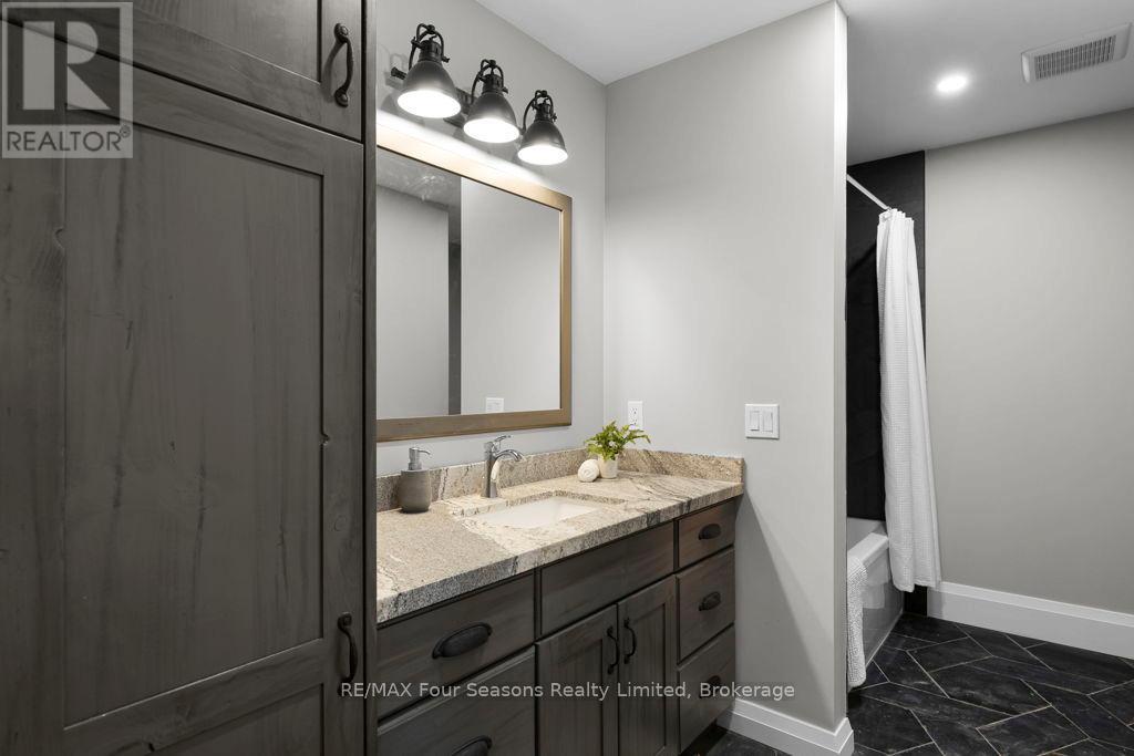 8672 County Rd 91 Road, Clearview, Ontario  L0M 1S0 - Photo 42 - S13216284