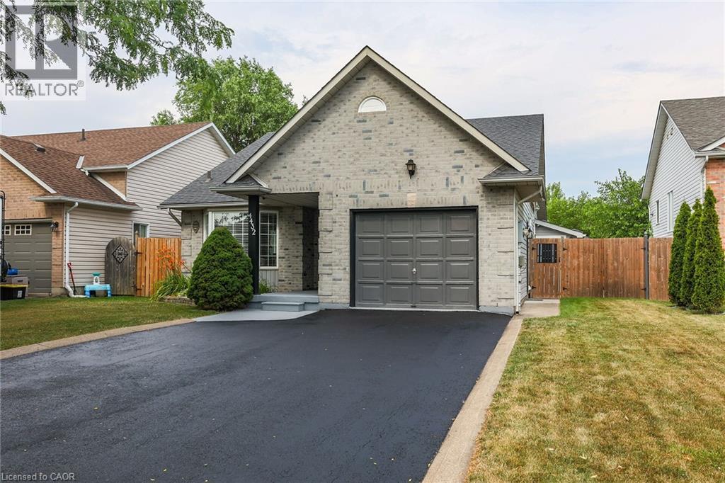 4432 Dennis Avenue, Beamsville, Ontario  L3J 0E3 - Photo 2 - 40834776