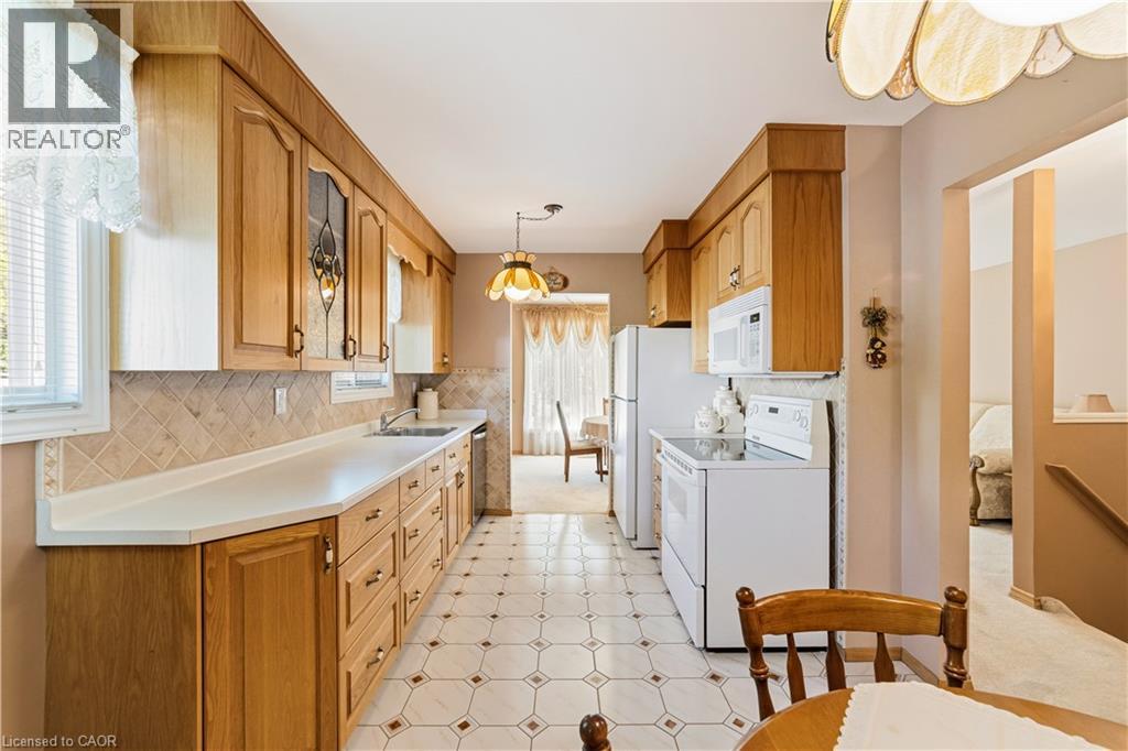 450 Brigadoon Drive, Hamilton, Ontario  L9C 6E4 - Photo 11 - 40833872