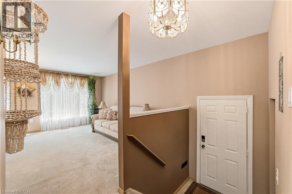 450 Brigadoon Drive, Hamilton, Ontario  L9C 6E4 - Photo 2 - 40833872