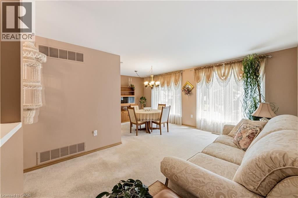 450 Brigadoon Drive, Hamilton, Ontario  L9C 6E4 - Photo 4 - 40833872