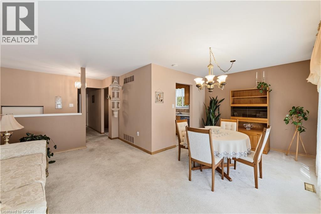 450 Brigadoon Drive, Hamilton, Ontario  L9C 6E4 - Photo 7 - 40833872
