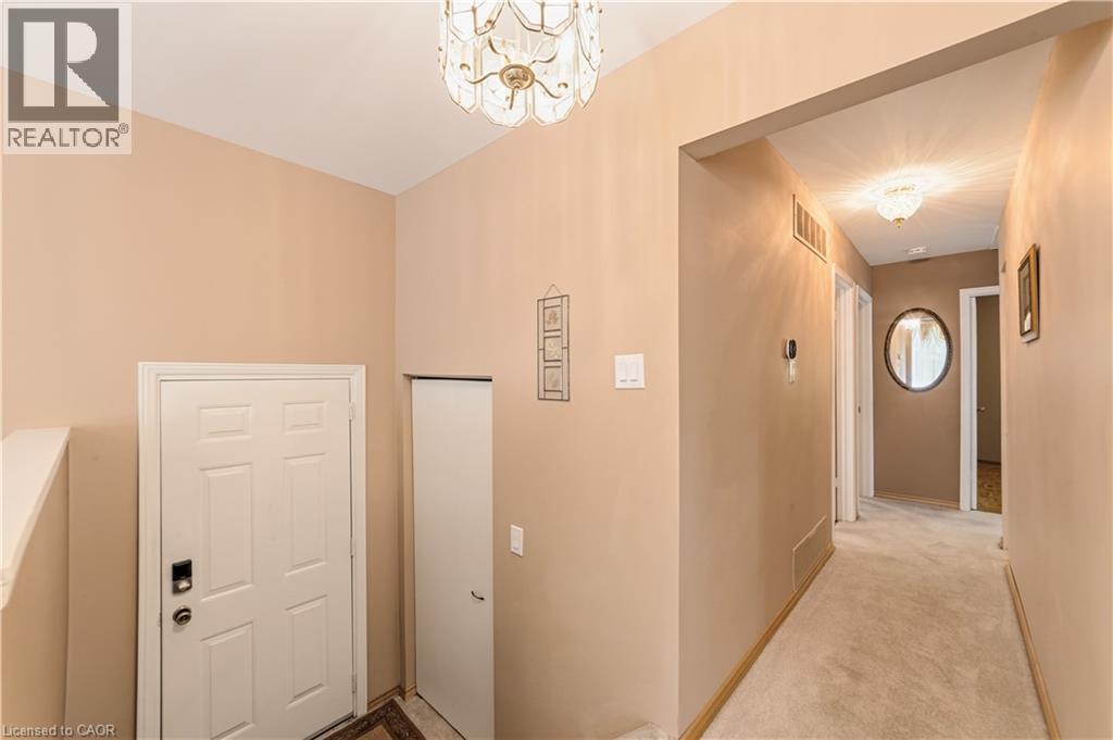 450 Brigadoon Drive, Hamilton, Ontario  L9C 6E4 - Photo 8 - 40833872
