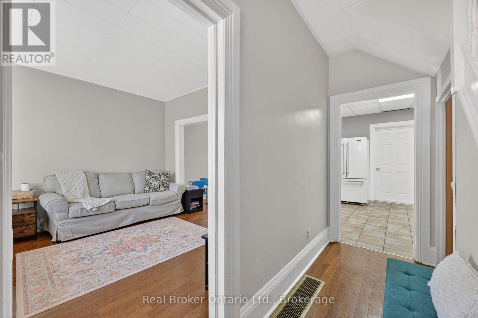 438 Russell Street, Midland, Ontario  L4R 3A9 - Photo 5 - S13217862