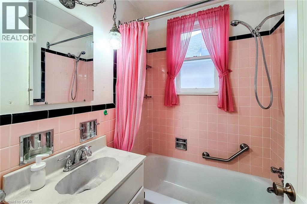 187 Paradise Road N, Hamilton, Ontario  L8S 3T2 - Photo 23 - 40834277