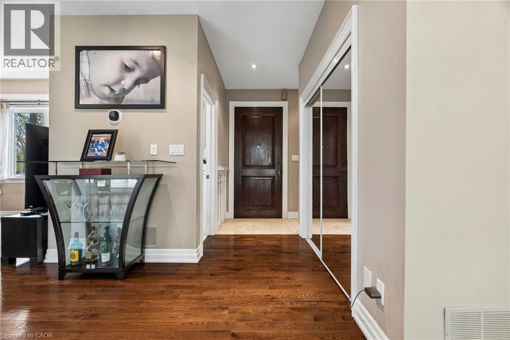 1541 Garnet Avenue, Mississauga, Ontario  L5G 4C7 - Photo 3 - 40834938